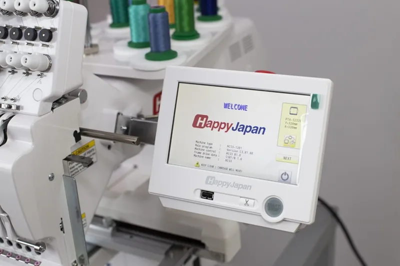 Hafciarka Happy Japan HCS3-1201-30 – panel sterujący z ekranem dotykowym.